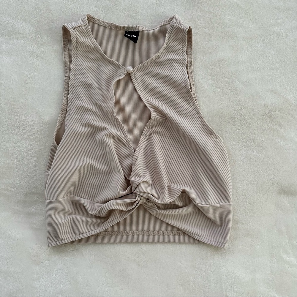 Crop top keyhole